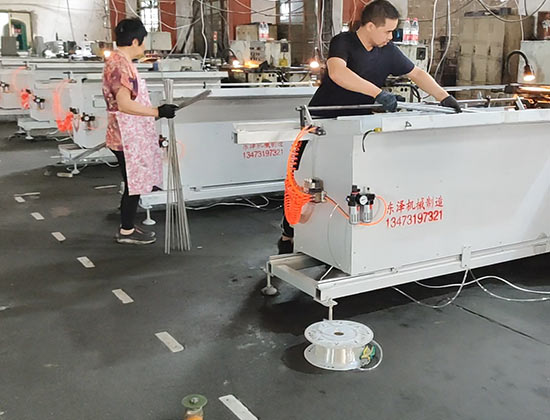 2020年7月8號，鹽城市安裝自動送料機